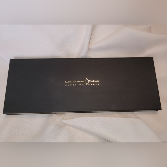 Coloured Raine Queen of Hearts - Picture 10 of 12